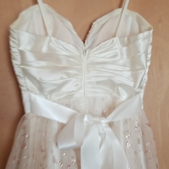 White Sparkly Dress Size 3/4 - Picture 5 of 5